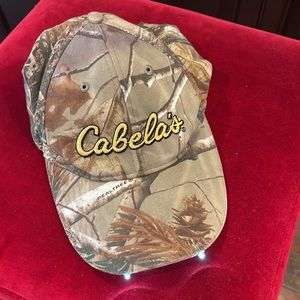 Cabela’s camo LED baseball cap with independent white and green LEDs